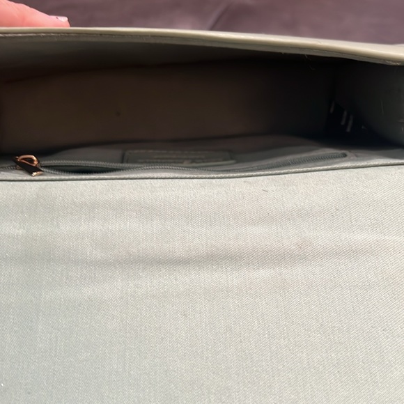 Like Dreams Woven Mint Green vegan leather with Gold chain crossbody strap - Picture 8 of 9